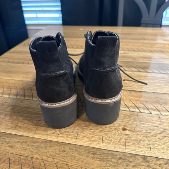 White mountain size 11 boots - Picture 4 of 4